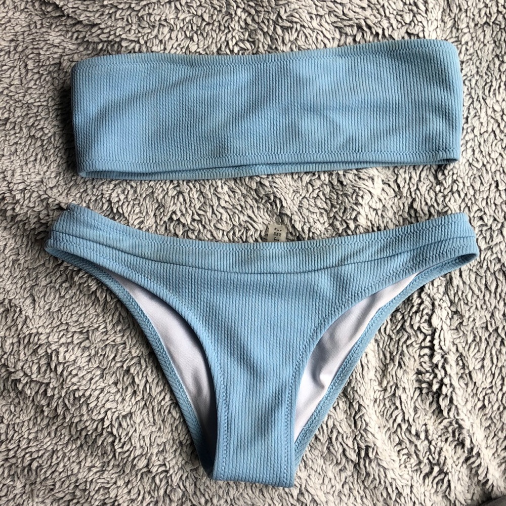 Matching blue swimsuit set from Zaful